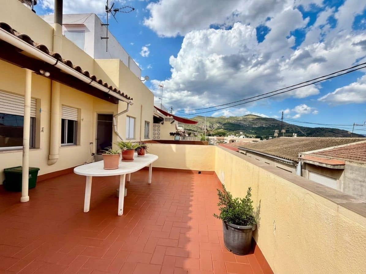 3 bedroom Apartment for sale in Jalon / Xalo - € 158,000 (Ref: 9991020)