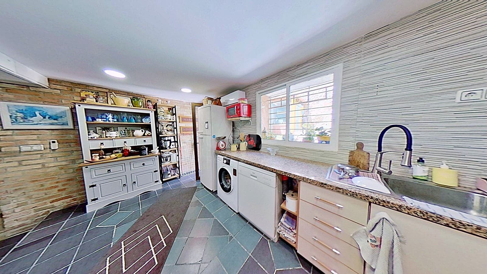 4 chambre Villa/Maison Mitoyenne à vendre à Alicante ville - 129 000 € (Ref: 9991021)