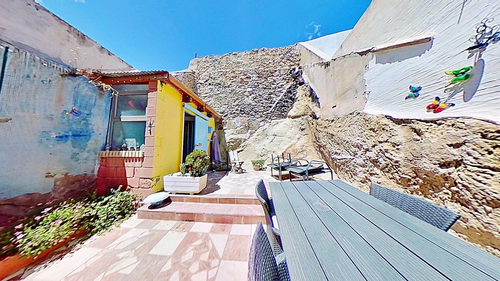 4 chambre Villa/Maison Mitoyenne à vendre à Alicante ville - 129 000 € (Ref: 9991021)