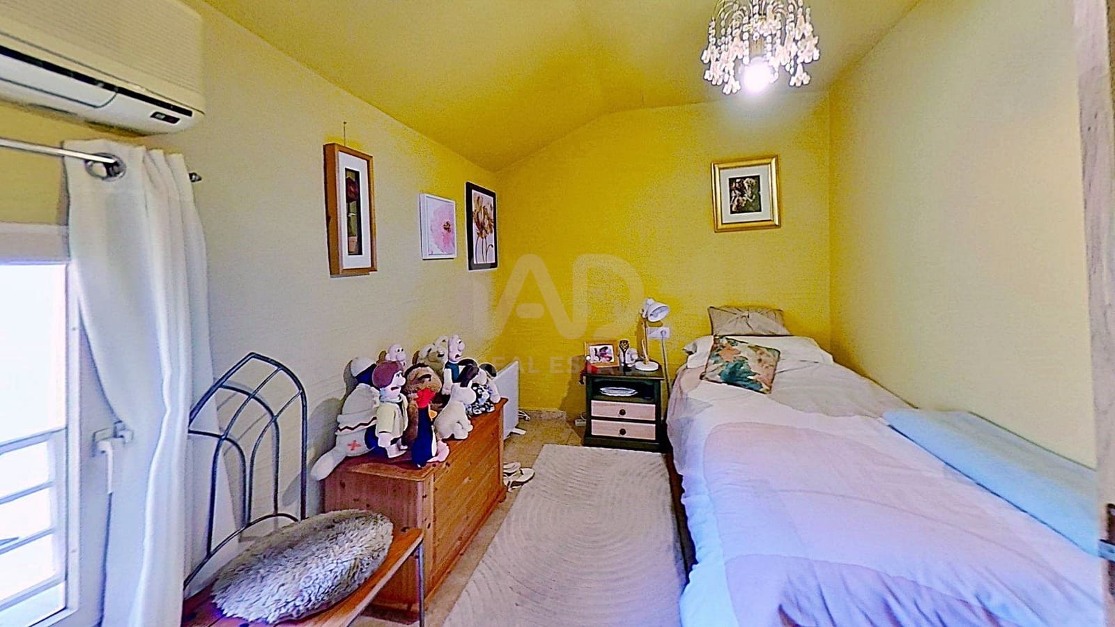 4 chambre Villa/Maison Mitoyenne à vendre à Alicante ville - 129 000 € (Ref: 9991021)