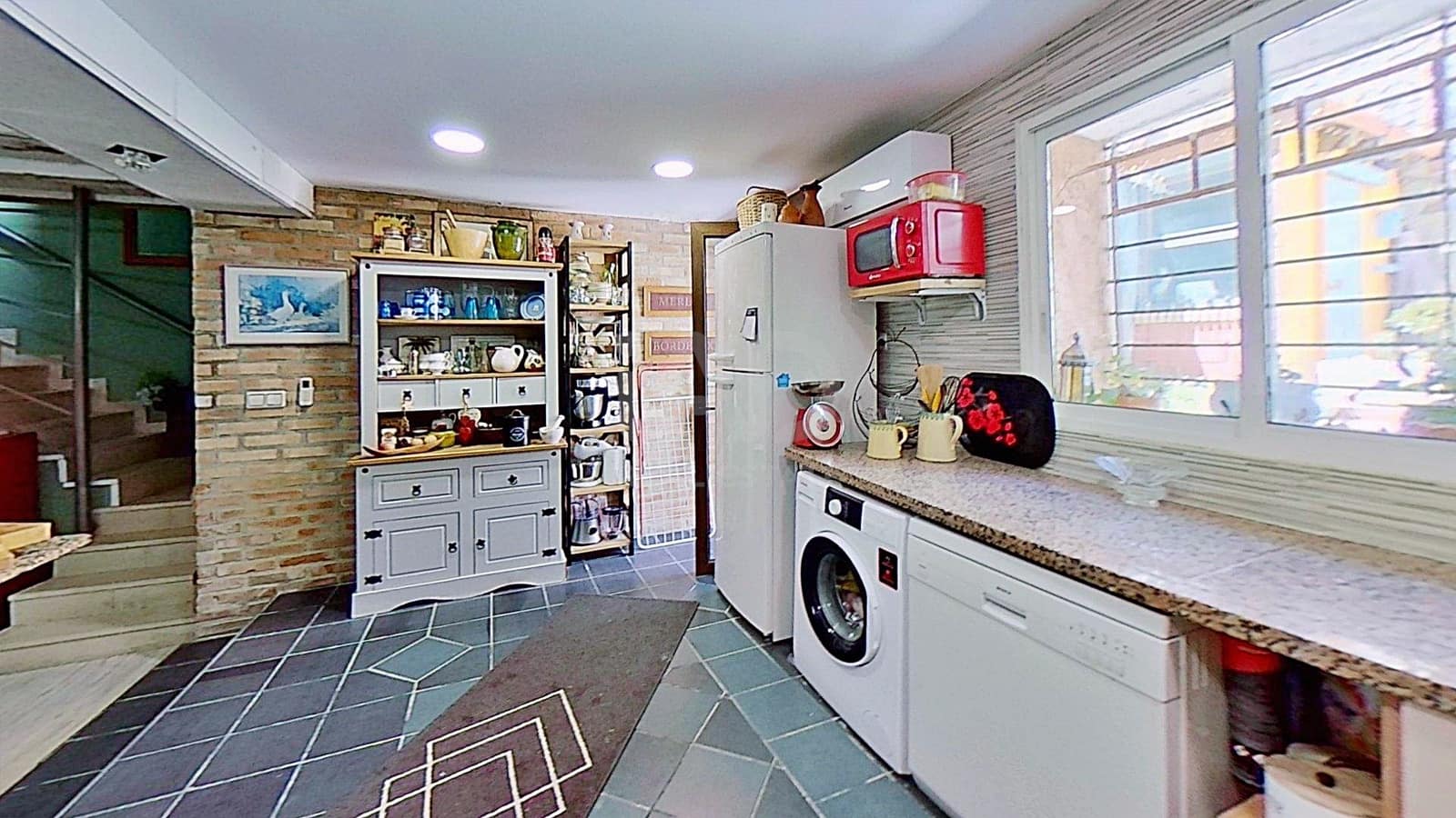 4 chambre Villa/Maison Mitoyenne à vendre à Alicante ville - 129 000 € (Ref: 9991021)