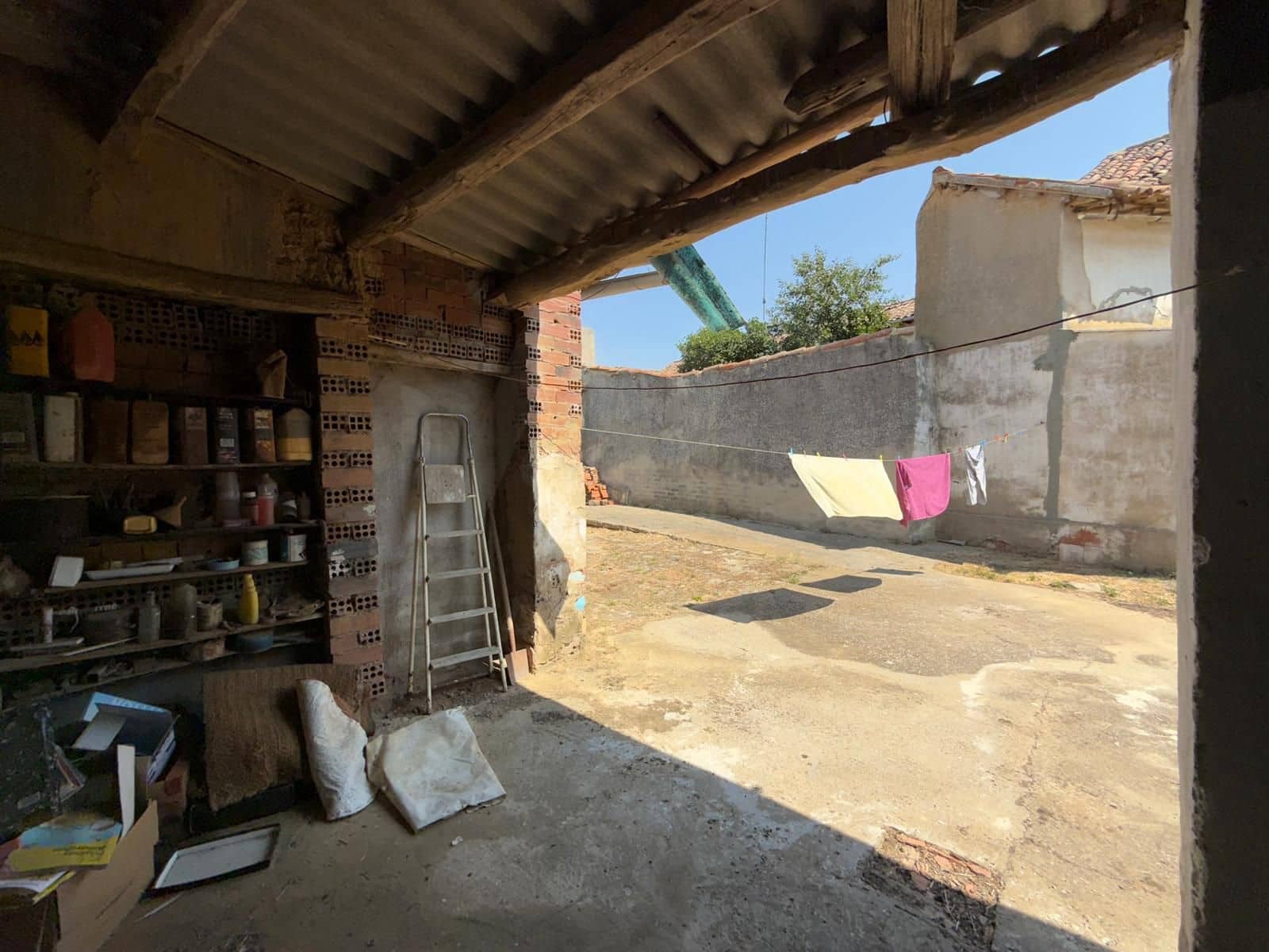 3 bedroom Townhouse for sale in Valladolid city with garage - € 47,000 (Ref: 9991023)