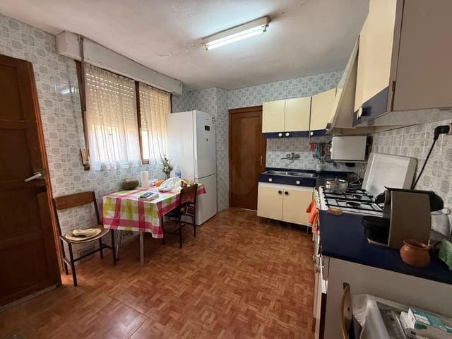3 sovrum Hus till salu i Valladolid stad med garage - 47 000 € (Ref: 9991023)