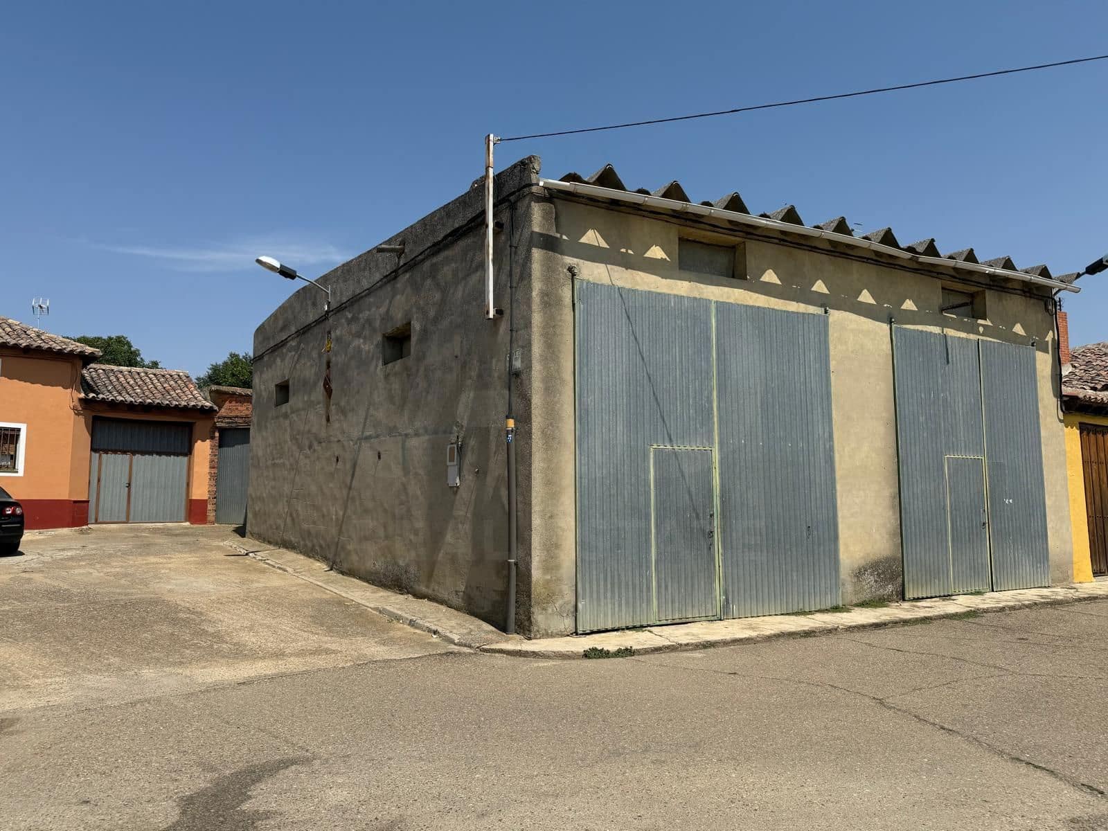 3 bedroom Townhouse for sale in Valladolid city with garage - € 47,000 (Ref: 9991023)
