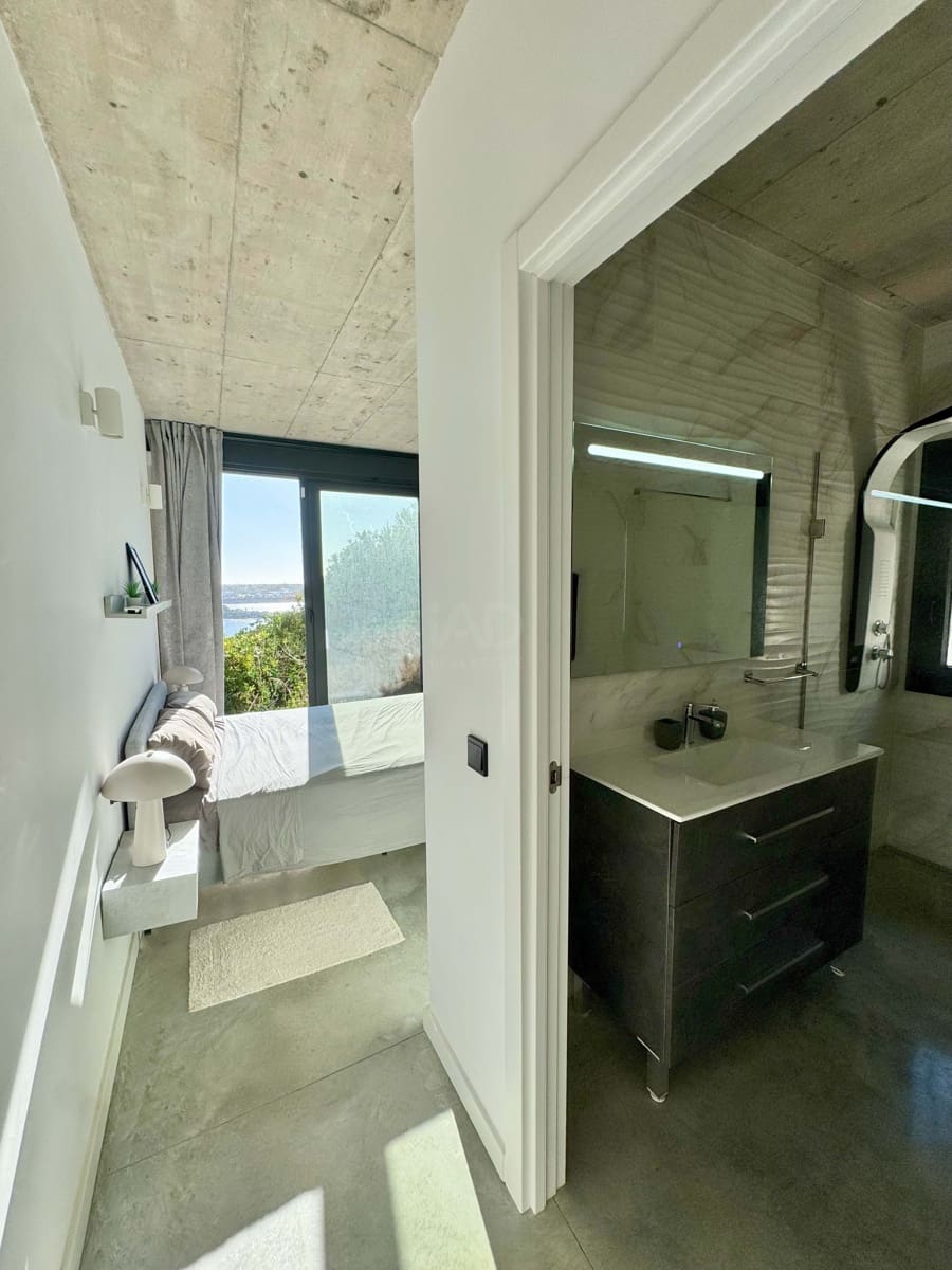 3 sovrum Villa till salu i Cala Llonga med pool - 890 000 € (Ref: 9991024)