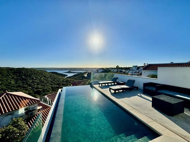 3 sovrum Villa till salu i Cala Llonga, Mahón / Maó med pool - 890 000 € (Ref: 9991024)