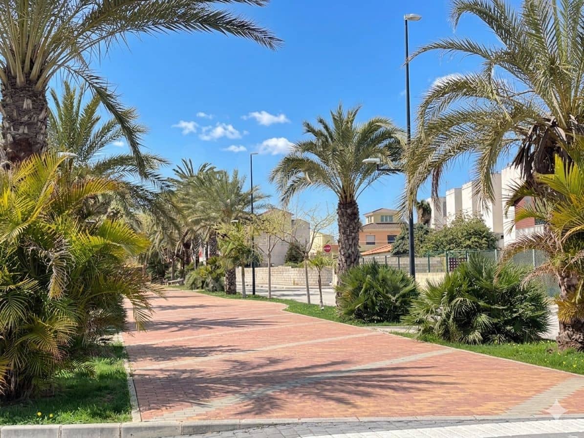 Byggetomt til salgs i Valencia by - € 975 000 (Ref: 9991030)