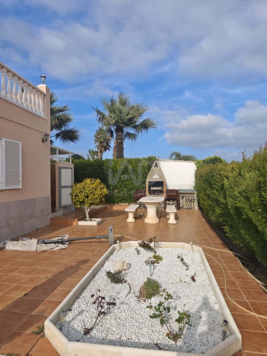 3 sypialnia Willa na sprzedaż w Calafat z basenem - 340 000 € (Ref: 9991031)