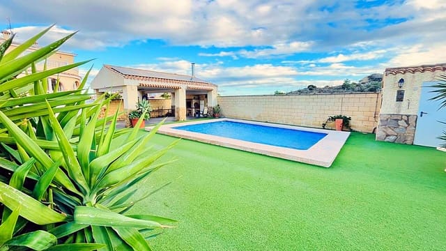 4 soveværelse Villa til salg i Monforte del Cid med swimmingpool garage - € 396.000 (Ref: 9991034)