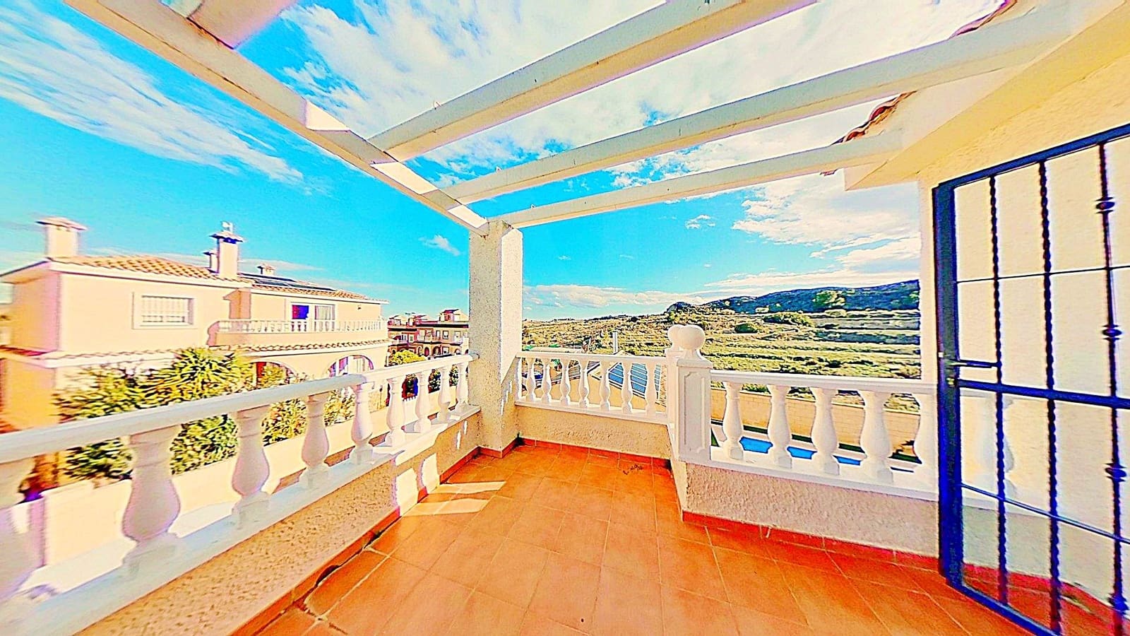 4 soveværelse Villa til salg i Monforte del Cid med swimmingpool garage - € 396.000 (Ref: 9991034)