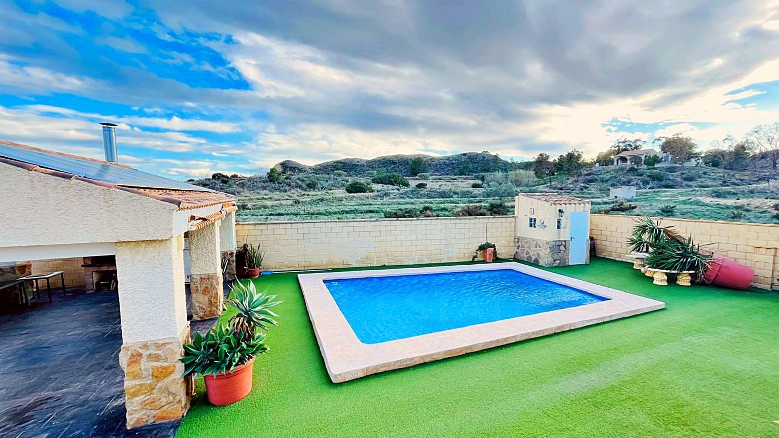 4 soveværelse Villa til salg i Monforte del Cid med swimmingpool garage - € 396.000 (Ref: 9991034)