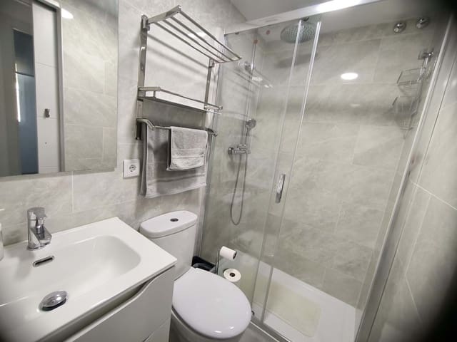 3 soveværelse Lejlighed til salg i Virgen del Remedio - Parque lo Morant, Alicante by - € 206.500 (Ref: 9991037)