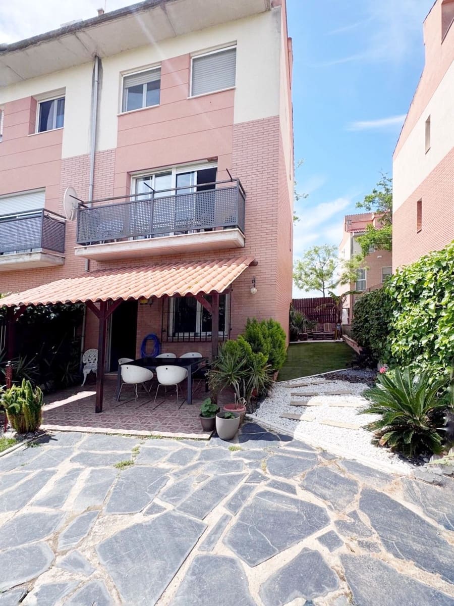 3 soverom Hus til salgs i Tarragona by med garasje - € 389 000 (Ref: 9991041)
