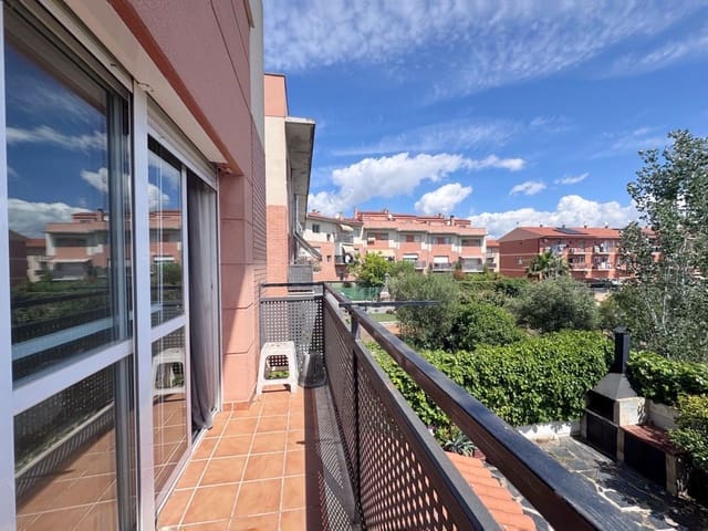 3 soverom Hus til salgs i Tarragona by med garasje - € 389 000 (Ref: 9991041)