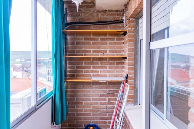 2 makuuhuone Kattohuoneisto myytävänä paikassa Belvís de la Jara - 60 000 € (Ref: 9991042)