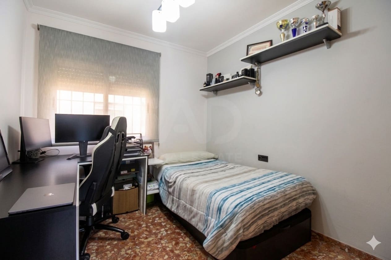 3 Zimmer Apartment zu verkaufen in Valencia Stadt - 175.000 € (Ref: 9991044)