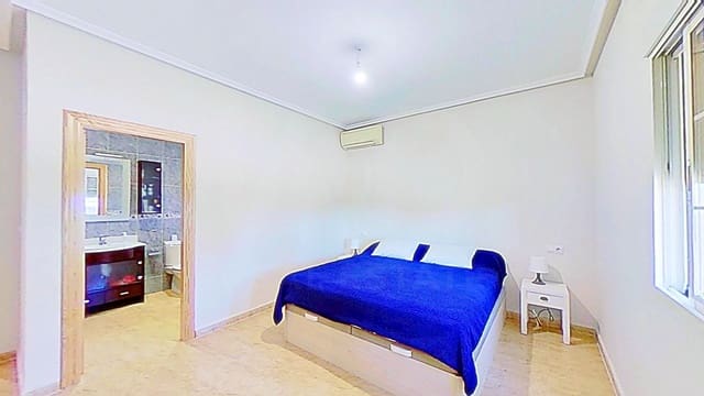Chalet de 3 habitaciones en Dolores en venta con piscina garaje - 355.000 € (Ref: 9991051)