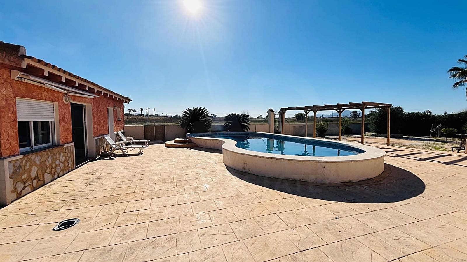 Chalet de 3 habitaciones en Dolores en venta con piscina garaje - 355.000 € (Ref: 9991051)
