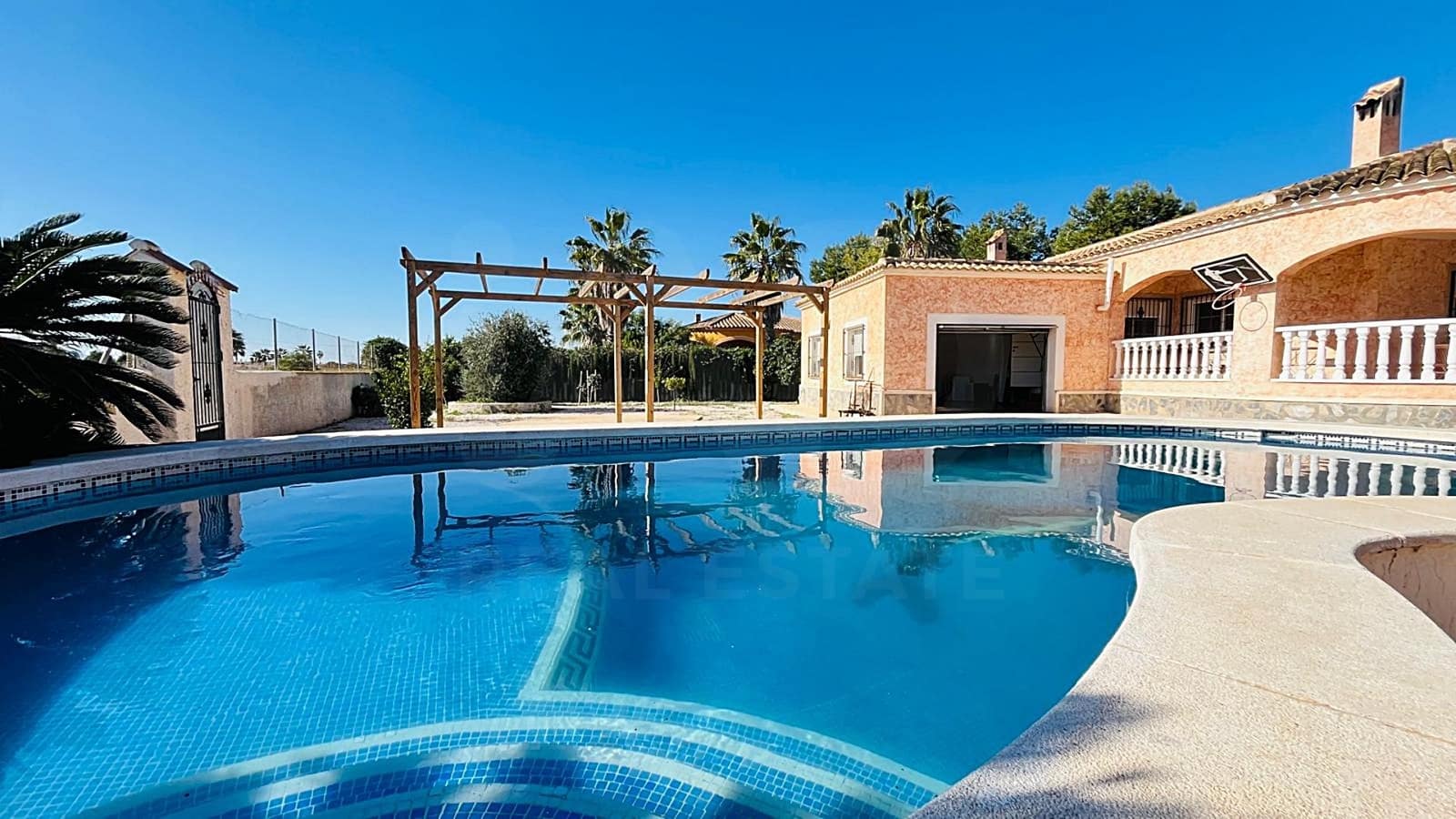 Chalet de 3 habitaciones en Dolores en venta con piscina garaje - 355.000 € (Ref: 9991051)