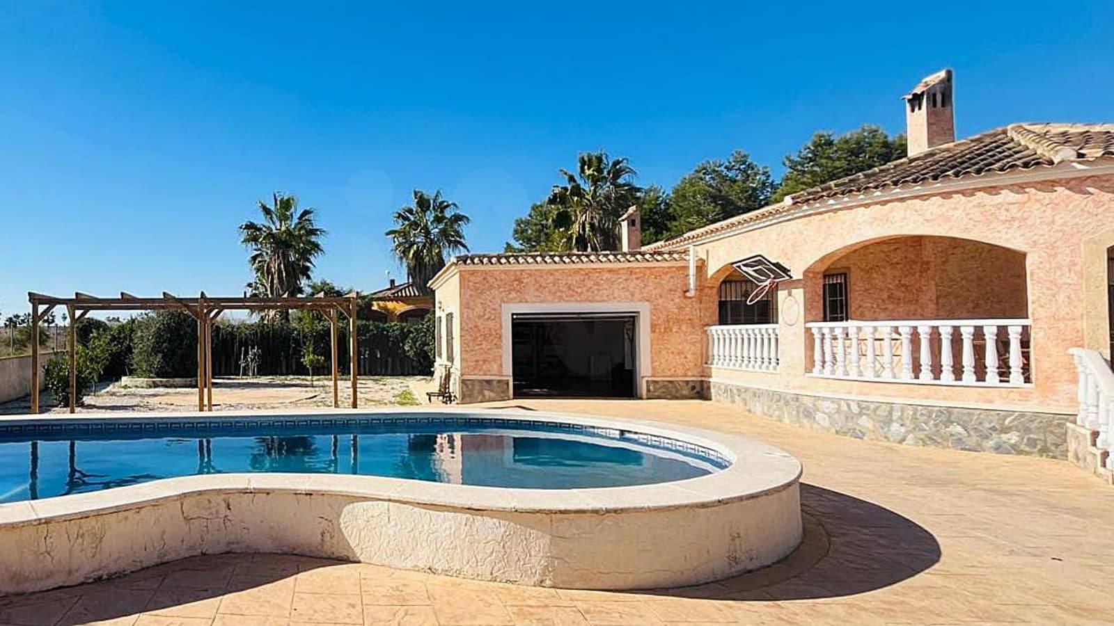 Chalet de 3 habitaciones en Dolores en venta con piscina garaje - 355.000 € (Ref: 9991051)