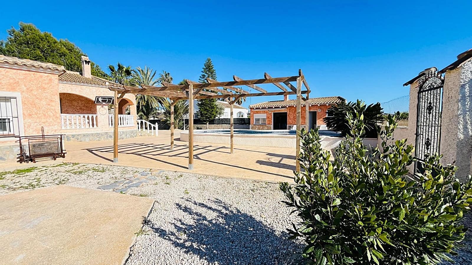 Chalet de 3 habitaciones en Dolores en venta con piscina garaje - 355.000 € (Ref: 9991051)