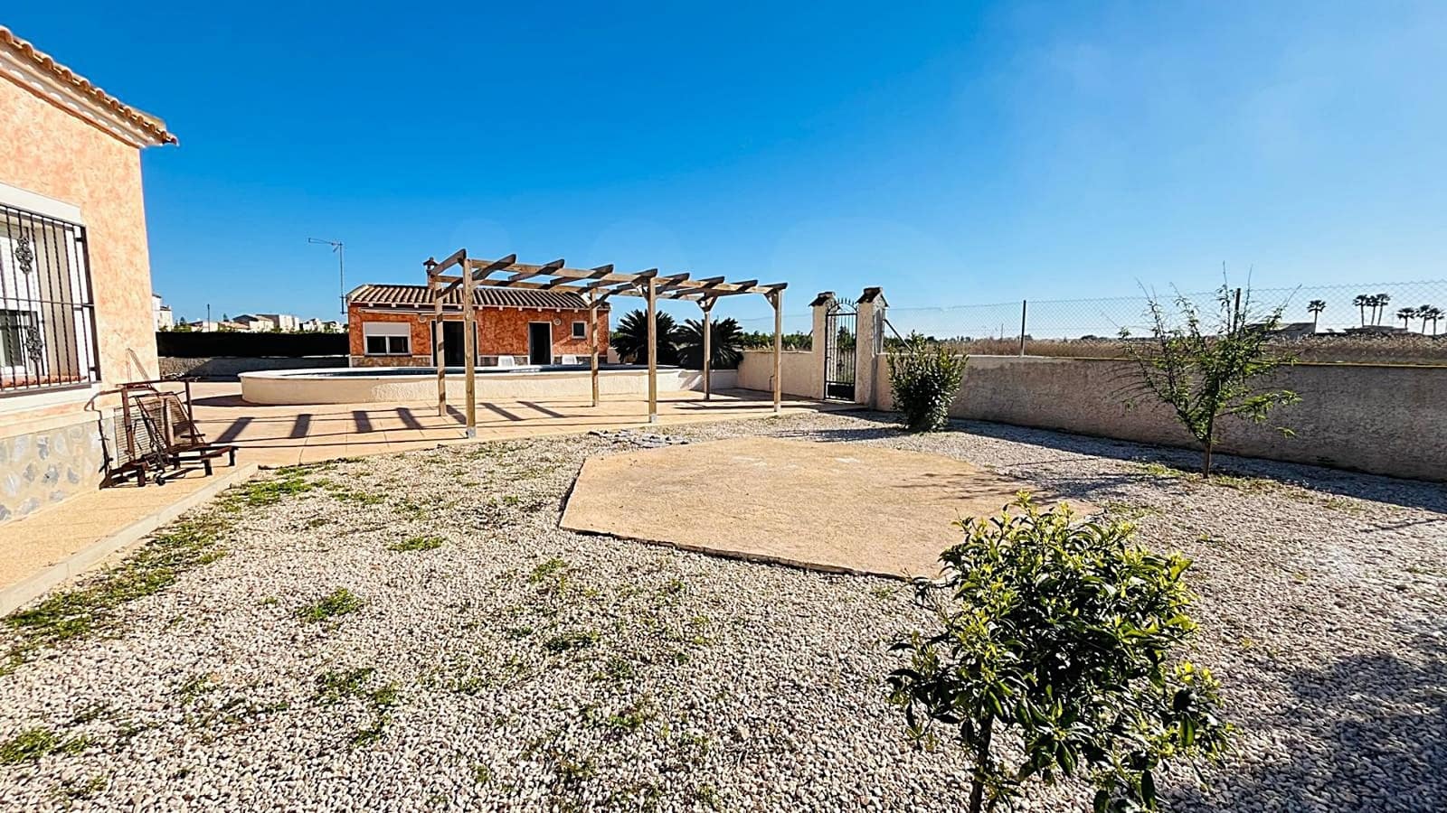 Chalet de 3 habitaciones en Dolores en venta con piscina garaje - 355.000 € (Ref: 9991051)