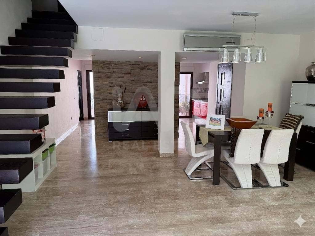 3 soverom Hus til salgs i Huelva by med garasje - € 350 000 (Ref: 9991053)