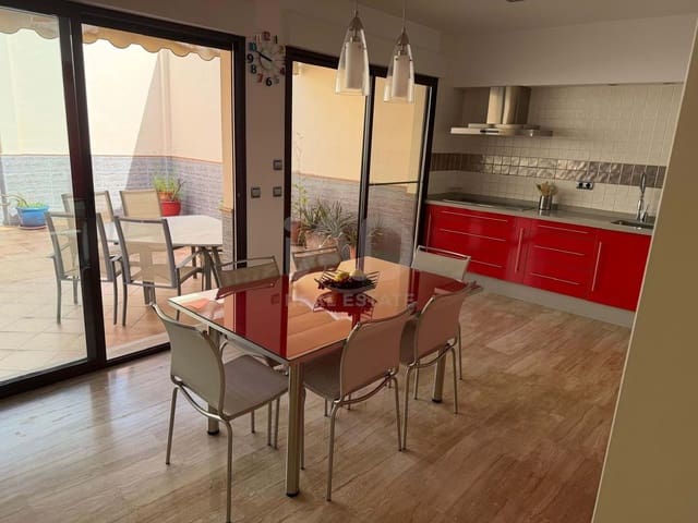 3 soverom Hus til salgs i Huelva by med garasje - € 350 000 (Ref: 9991053)