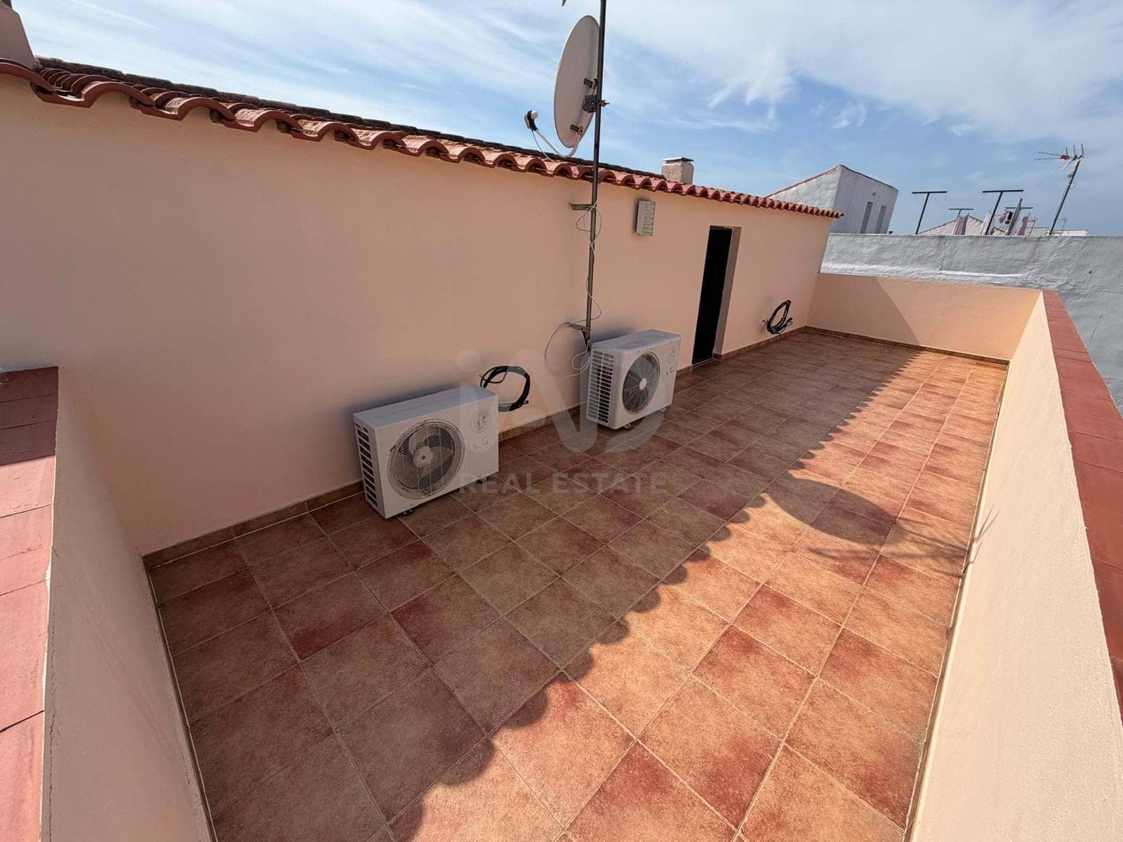 3 soverom Hus til salgs i Huelva by med garasje - € 350 000 (Ref: 9991053)
