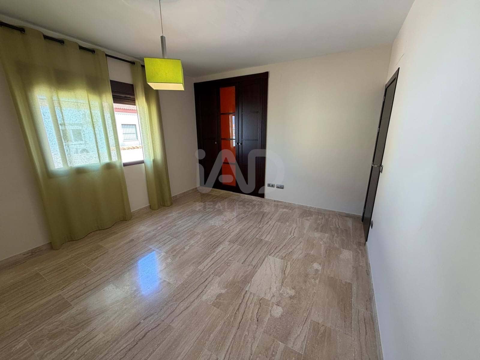 3 soverom Hus til salgs i Huelva by med garasje - € 350 000 (Ref: 9991053)