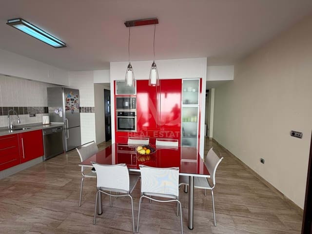 3 soverom Hus til salgs i Huelva by med garasje - € 350 000 (Ref: 9991053)
