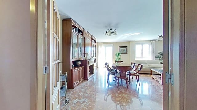 Ático de 6 habitaciones en Vila-real en venta con garaje - 450.000 € (Ref: 9991055)