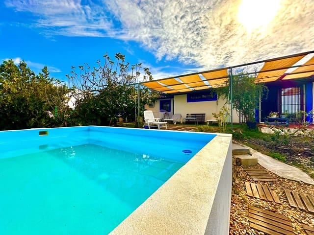 3 soverom Finca/Herregård til salgs i Huelva by med svømmebasseng - € 258 000 (Ref: 9991056)