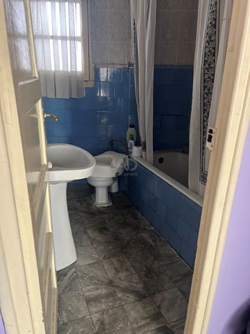 Kommersiell til salgs i Leon by - € 330 000 (Ref: 9991057)