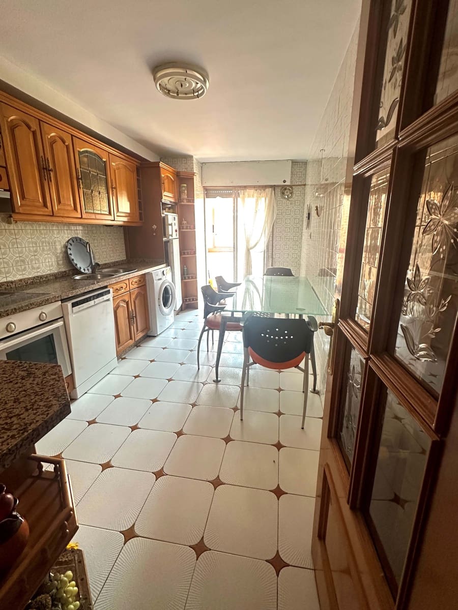 5 soverom Leilighet til salgs i Leon by med garasje - € 224 900 (Ref: 9991062)