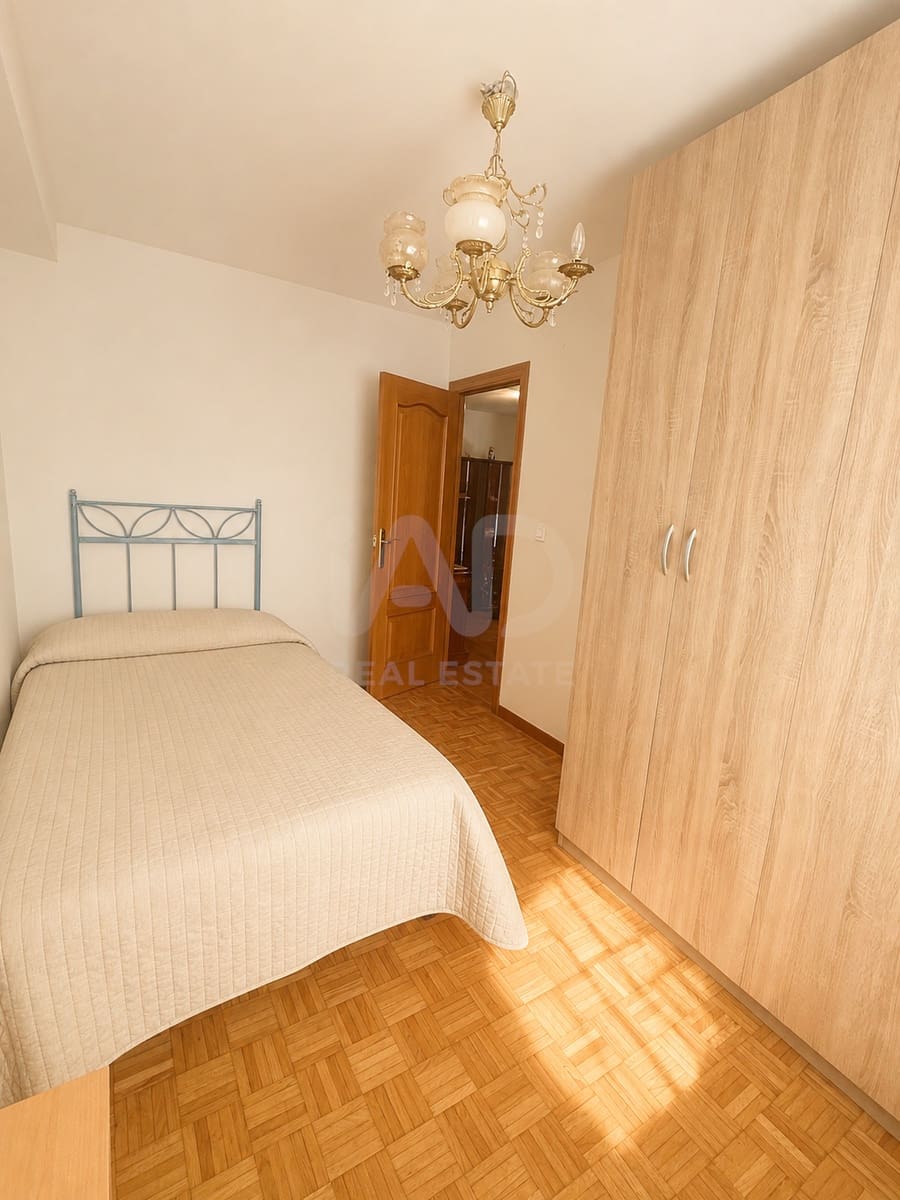 5 soverom Leilighet til salgs i Leon by med garasje - € 224 900 (Ref: 9991062)