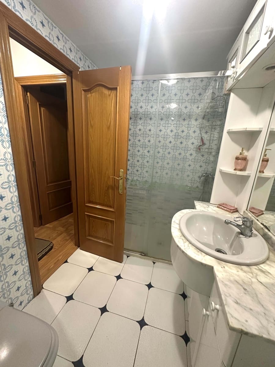 5 soverom Leilighet til salgs i Leon by med garasje - € 224 900 (Ref: 9991062)