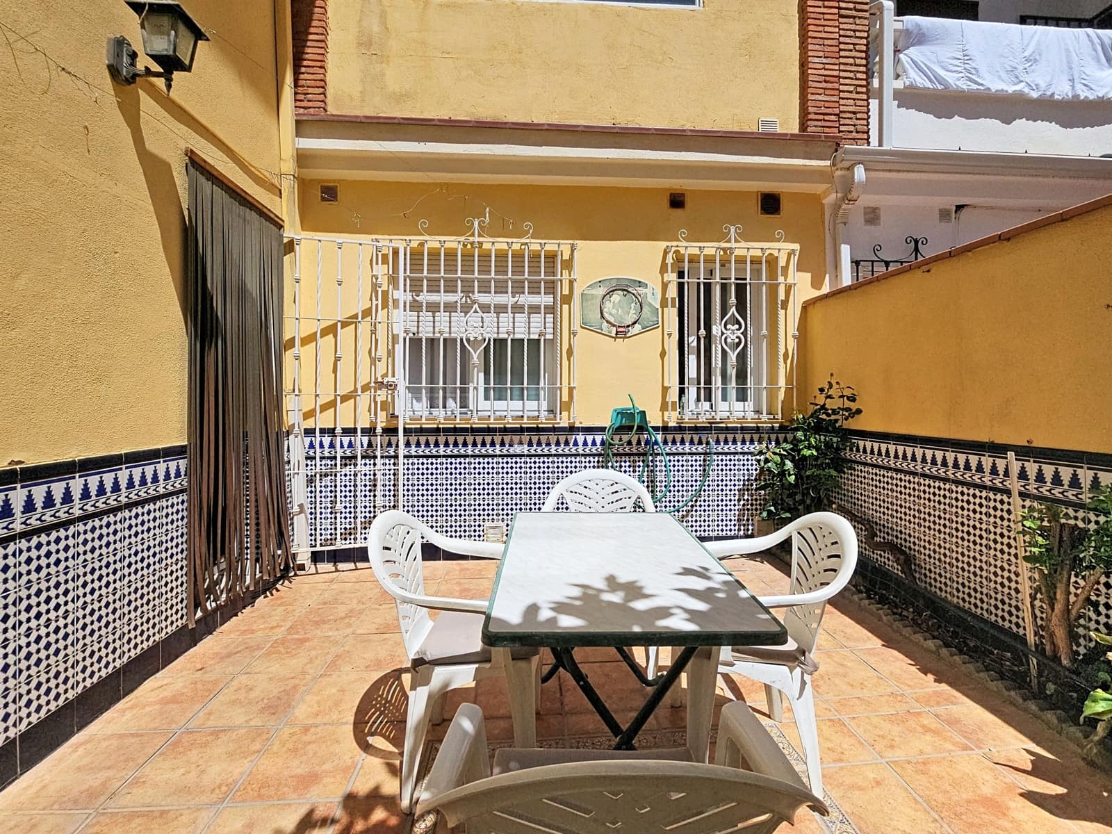 3 soveværelse Rækkehus til salg i Granada by med garage - € 230.000 (Ref: 9991063)