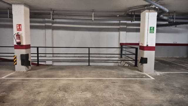 Garasje til salgs i Oropesa  - € 14 000 (Ref: 9991065)