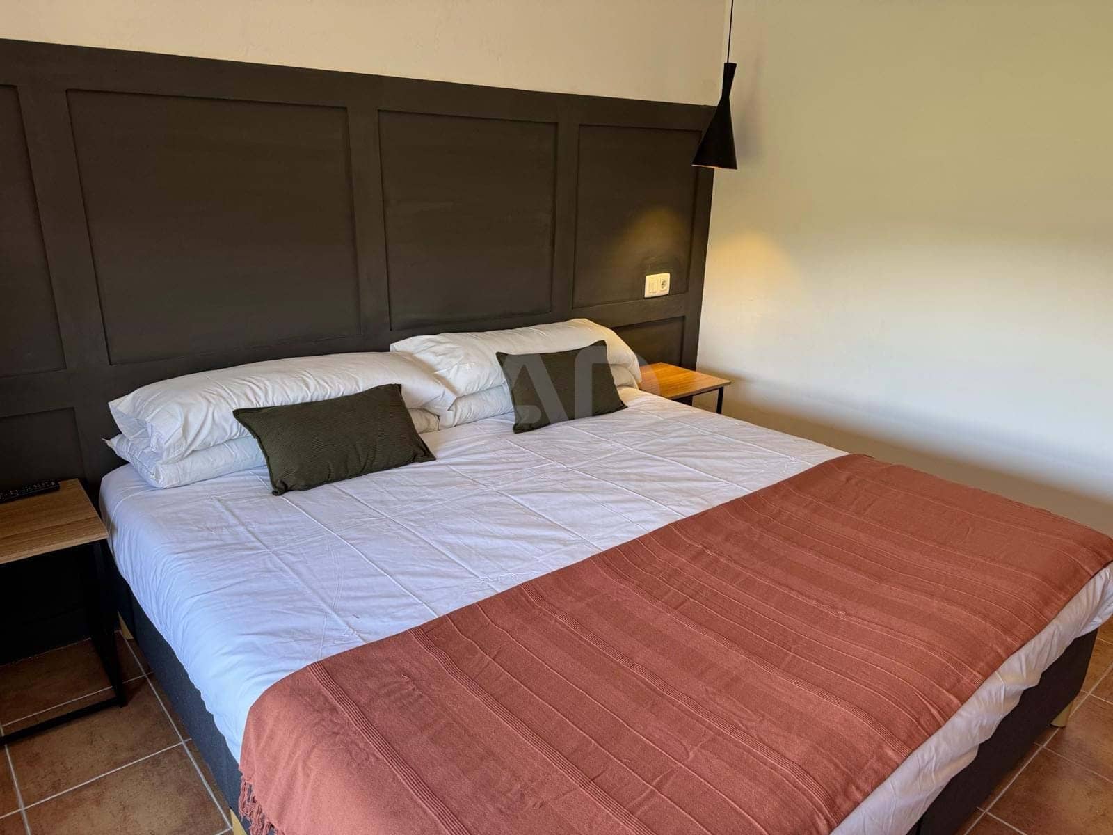 Commercial for sale in Girona city - € 3,500,000 (Ref: 9991066)