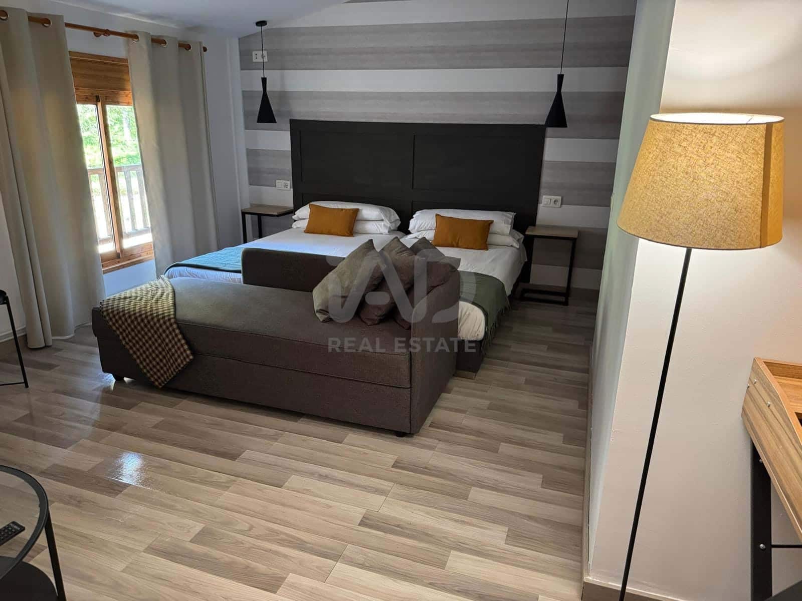 Commercial for sale in Girona city - € 3,500,000 (Ref: 9991066)