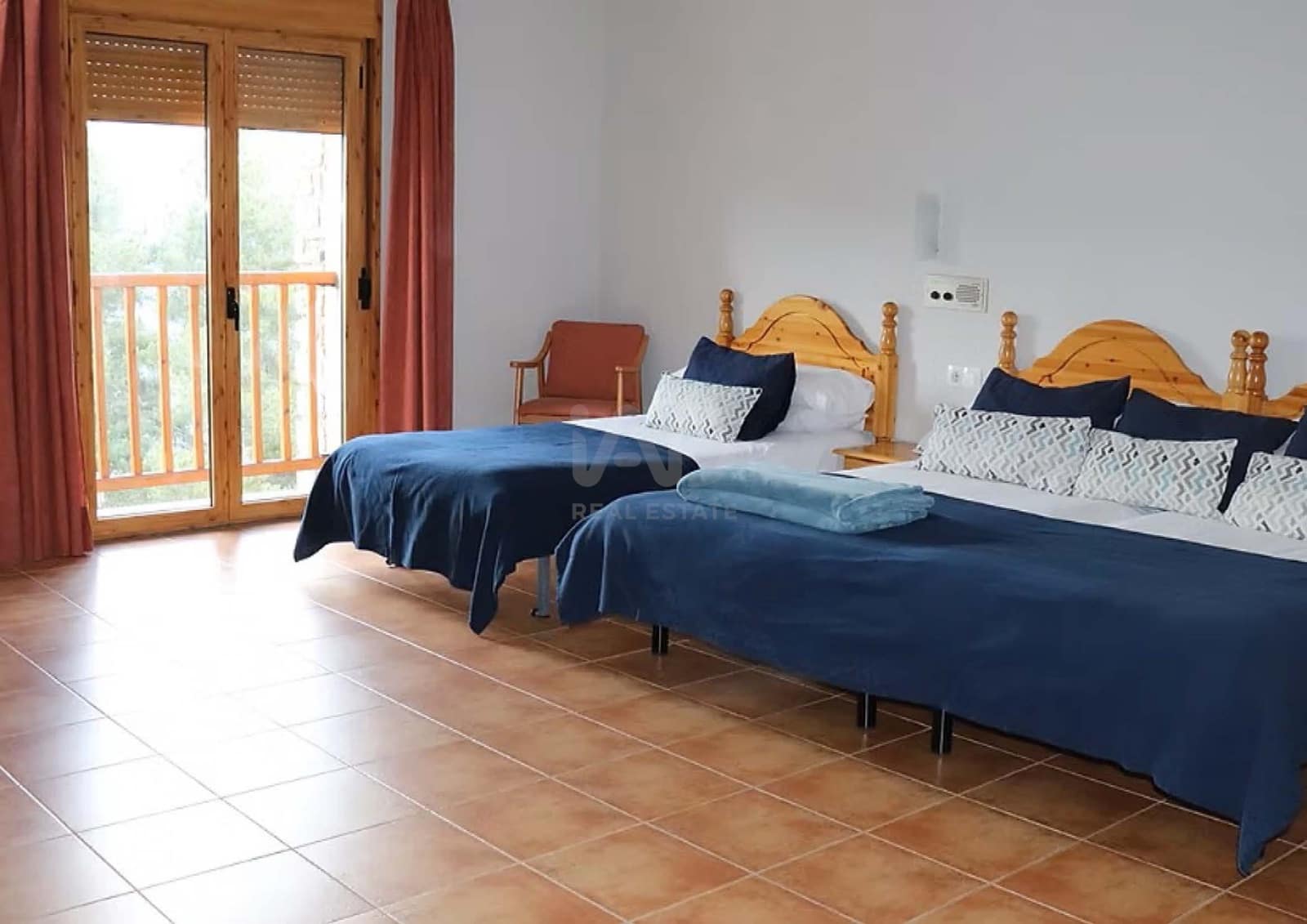 Commercial for sale in Girona city - € 3,500,000 (Ref: 9991066)