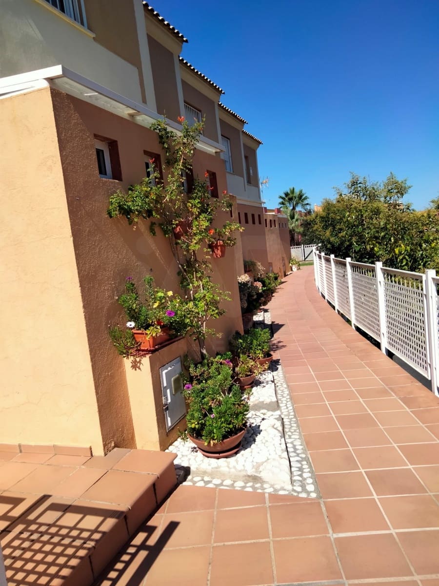 3 Zimmer Haus zu verkaufen in Huelva Stadt mit Pool Garage - 318.000 € (Ref: 9991067)