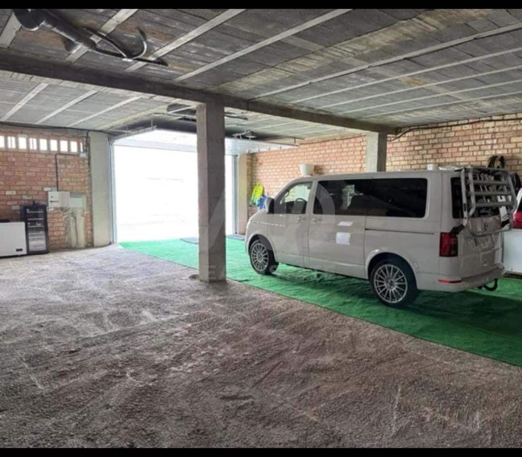 Garasje til salgs i Huelva by - € 127 000 (Ref: 9991068)