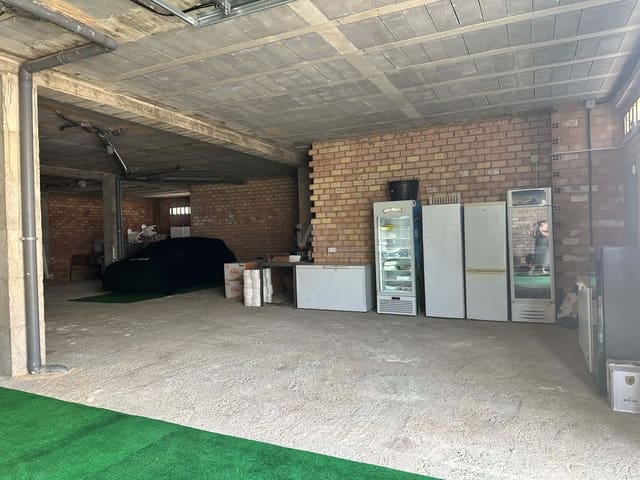 Garasje til salgs i Huelva by - € 127 000 (Ref: 9991068)