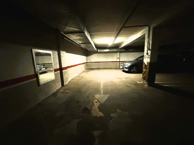 Garage for sale in León city - € 25,000 (Ref: 9991069)