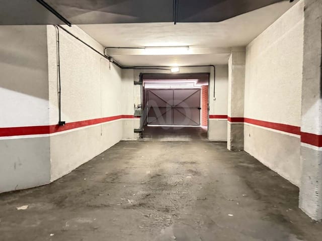 Garage for sale in León city - € 25,000 (Ref: 9991069)