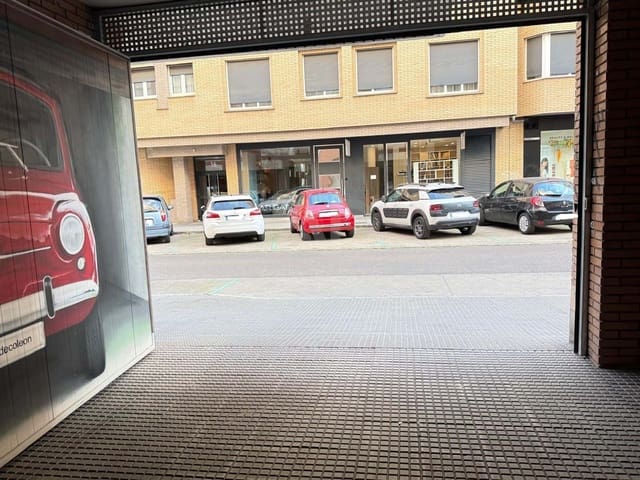 Garage for sale in León city - € 25,000 (Ref: 9991069)