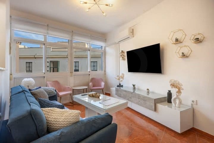 2 bedroom Apartment for sale in Cadiz city - € 190,000 (Ref: 9991070)