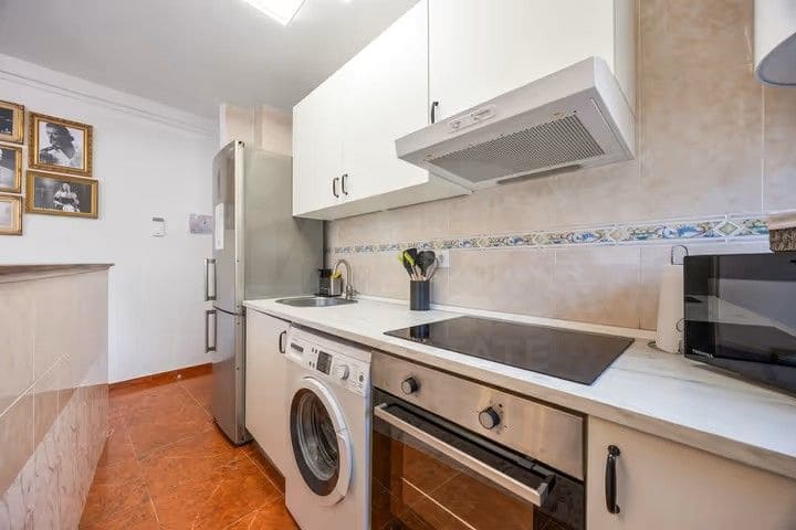 2 bedroom Apartment for sale in Cadiz city - € 190,000 (Ref: 9991070)